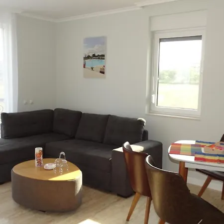 July's Island Deluxe * Tjernomorets