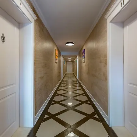 July's Island Deluxe Lägenhet Tjernomorets