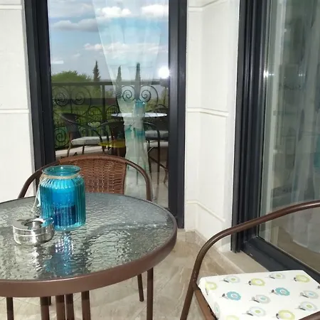 July's Island Deluxe Apartment Chernomorets