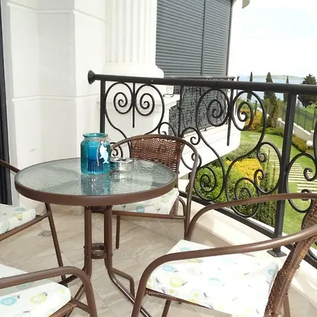 July's Island Deluxe Apartment *