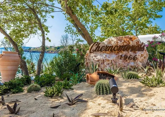 July's Island Deluxe * Chernomorets