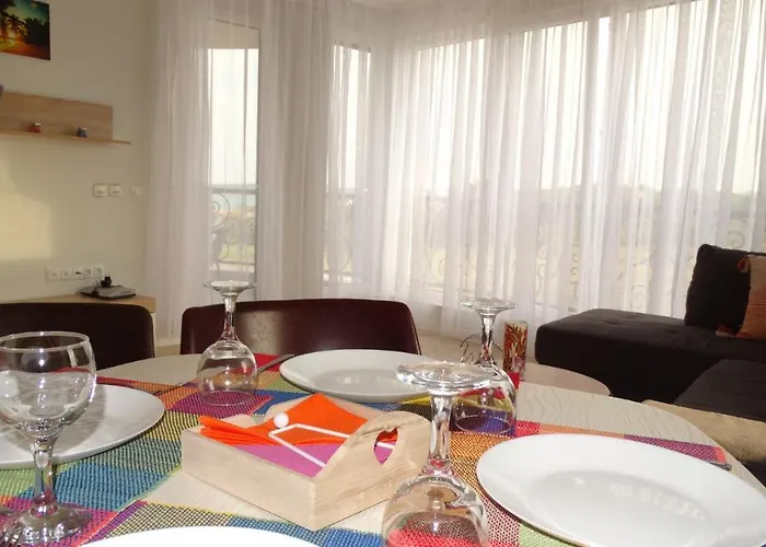 July's Island Deluxe *