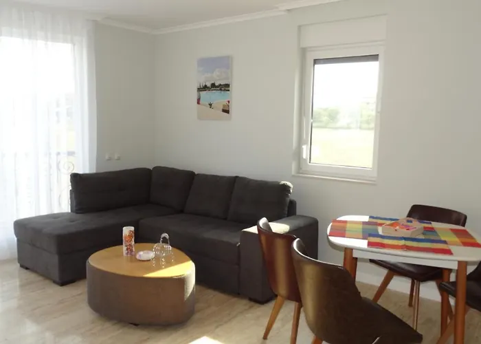 July's Island Deluxe * Chernomorets