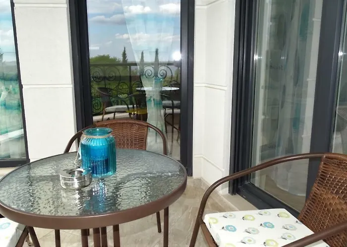 July's Island Deluxe Apartamento Chernomorets